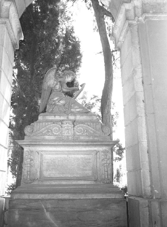 angelo con libro (monumento funebre, opera isolata) di Lavarello Antonio (sec. XIX)