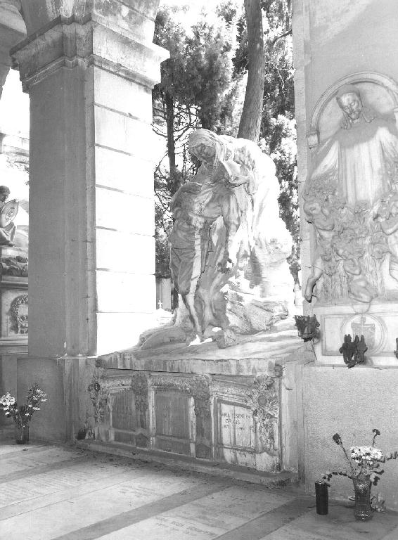 COMPIANTO DEL SOLDATO MORTO (monumento funebre, opera isolata) di Olivari Gaetano (primo quarto sec. XX)