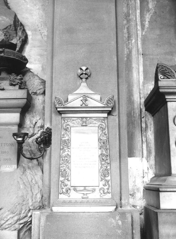 motivi decorativi vegetali (monumento funebre - a lastra, opera isolata) di Biganzoli G (terzo quarto sec. XIX)