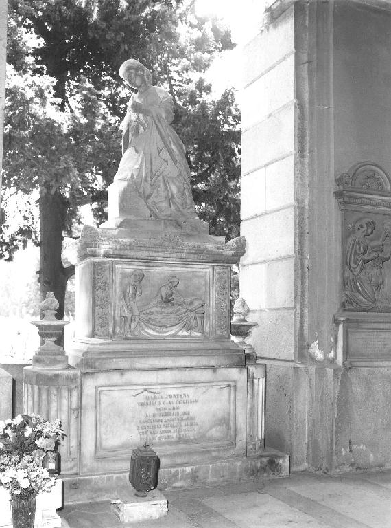 figura femminile inginocchiata (monumento funebre, opera isolata) di Rubatto Carlo, Calegari G. B (terzo quarto sec. XIX)