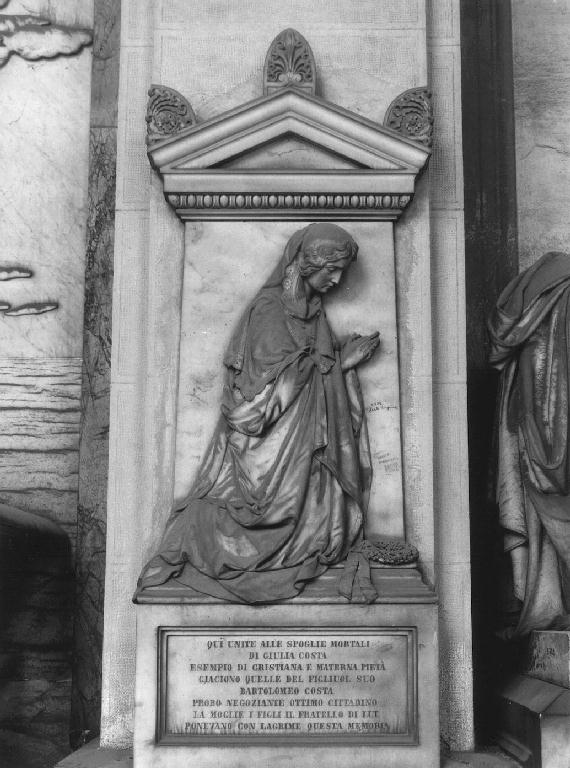 figura femminile inginocchiata (monumento funebre - a edicola, opera isolata) di Benetti Giuseppe (sec. XIX)