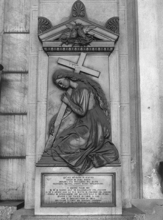 FIGURA FEMMINILE CON CROCE (monumento funebre - a edicola, opera isolata) di Villa Giovanni Battista (sec. XIX)