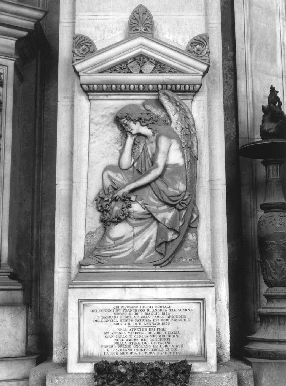 angelo con ghirlanda (monumento funebre - a edicola, opera isolata) di Dini Giuseppe (sec. XIX)