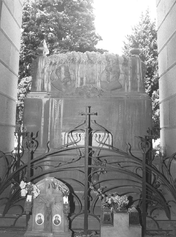 monumento funebre, opera isolata di Gaggero Carlo (primo quarto sec. XX)