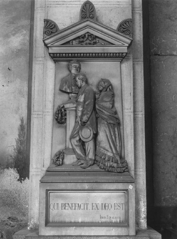 FAMIGLIARI COMPIANGONO IL DEFUNTO (monumento funebre - a edicola, opera isolata) di Villa Giovanni Battista (sec. XIX)
