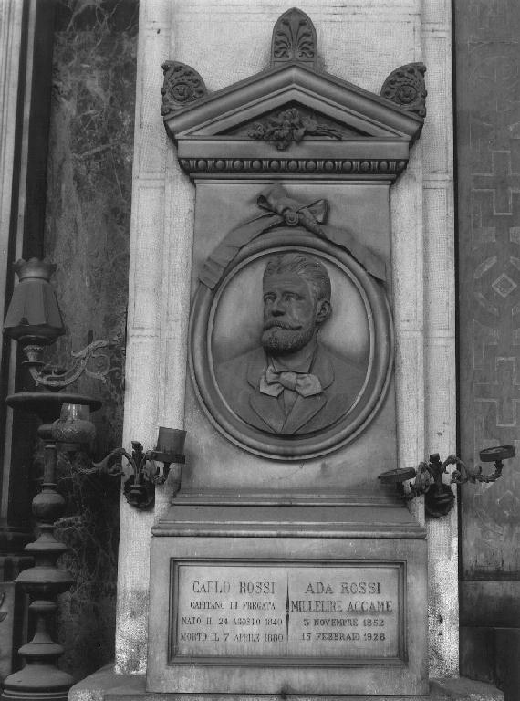 ritratto d'uomo (monumento funebre - a edicola, opera isolata) di Benetti Giuseppe (sec. XIX)