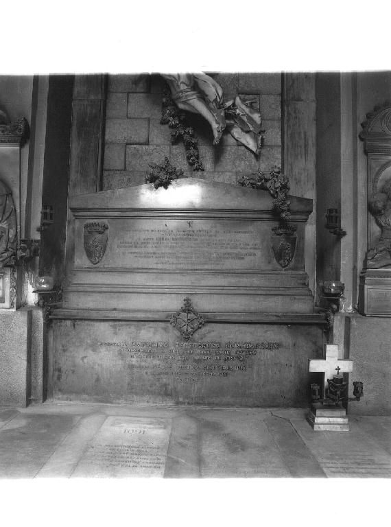 stemma gentilizio (monumento funebre, opera isolata) di Paernio Demetrio (sec. XIX)