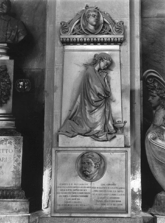donna che prega (monumento funebre, opera isolata) di Benetti Giuseppe (sec. XIX)