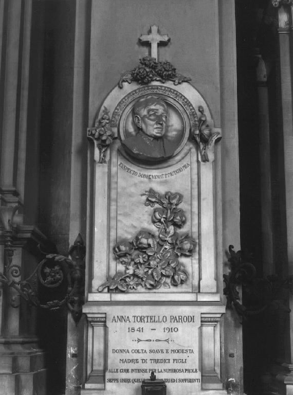 monumento funebre, opera isolata di Canessa Achille (inizio sec. XX)