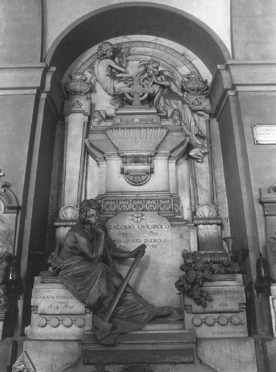 FIGURA FEMMINILE CON MARTELLO (monumento funebre, opera isolata) di Lavezzari Vittorio (inizio sec. XX)
