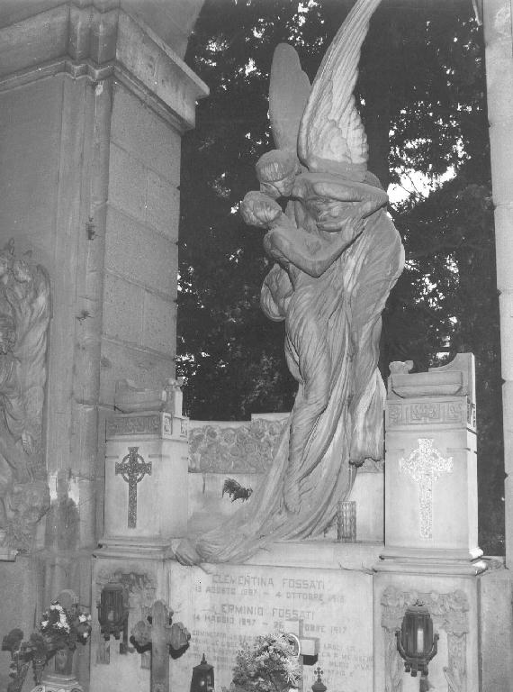 angelo custode (monumento funebre, opera isolata) di Lavezzari Vittorio (sec. XX)