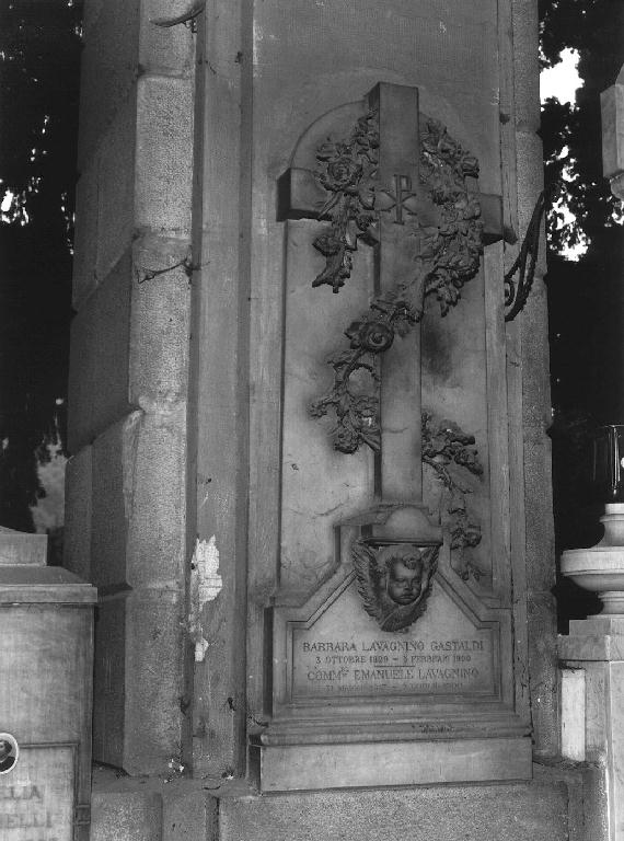 croce (monumento funebre, opera isolata) di Beltrami Luigi (sec. XX)