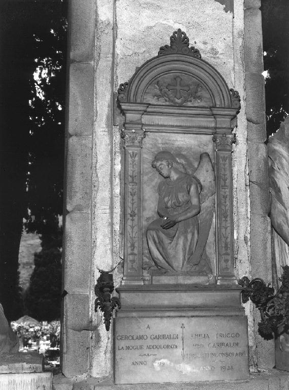 angelo orante (monumento funebre - a edicola, opera isolata) di Burlando Emanuele (inizio sec. XX)