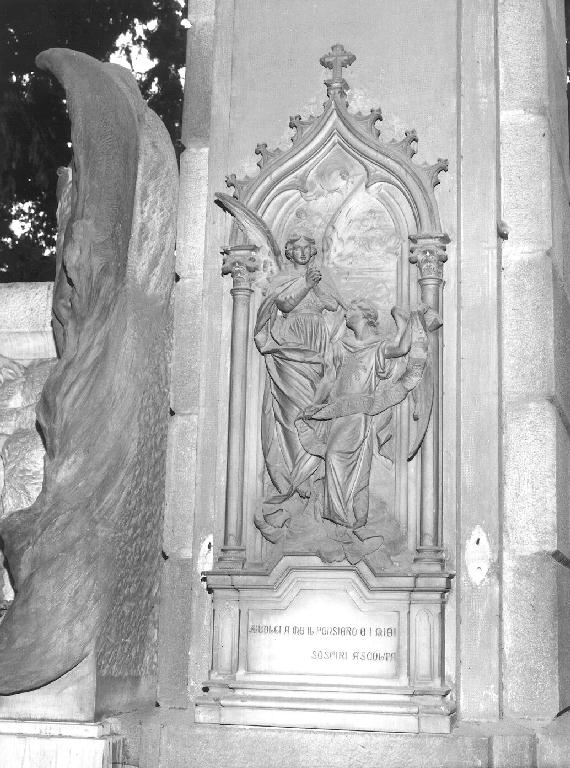 angeli (monumento funebre, opera isolata) di Vergassola Paolo (inizio sec. XX)