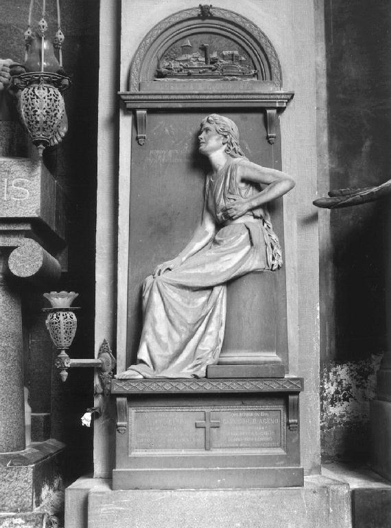 figura femminile dolente (monumento funebre, opera isolata) di Saccomanno Santo (sec. XIX)