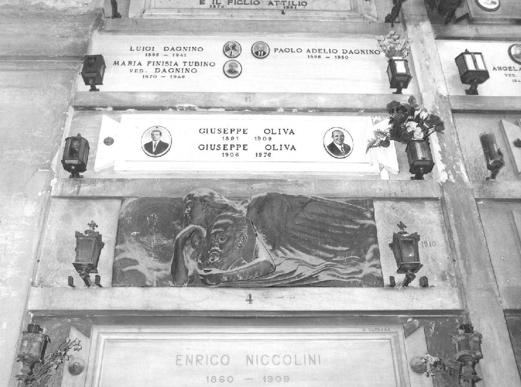 ANGELO REGGICLIPEO (monumento funebre, opera isolata) di Paernio Demetrio (sec. XX)