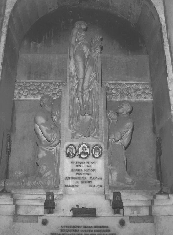 COMPIANTO DEI GENITORI PER LA GIOVANE FIGLIA DEFUNTA (monumento funebre, opera isolata) - ambito ligure (sec. XX)