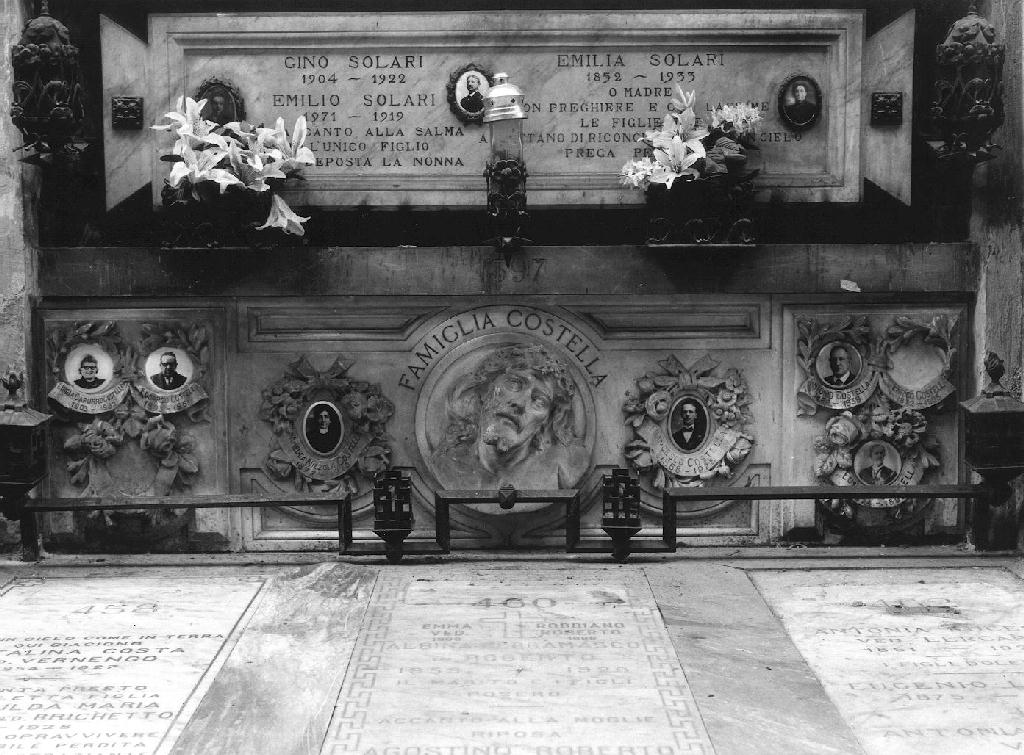 Cristo coronato di spine (monumento funebre, opera isolata) di Becchi Antonio (fine/inizio secc. XIX/ XX)