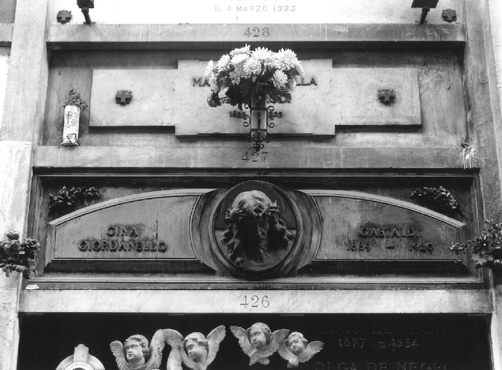 Cristo coronato di spine (monumento funebre, opera isolata) di Olivari Gaetano (sec. XX)