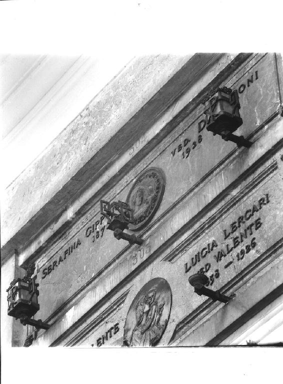 Madonna con Bambino (monumento funebre, opera isolata) - ambito ligure (sec. XX)