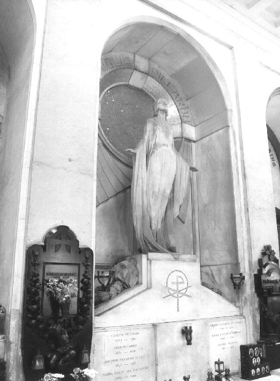 figura femminile (monumento funebre, opera isolata) di Lavezzari Vittorio (sec. XX)