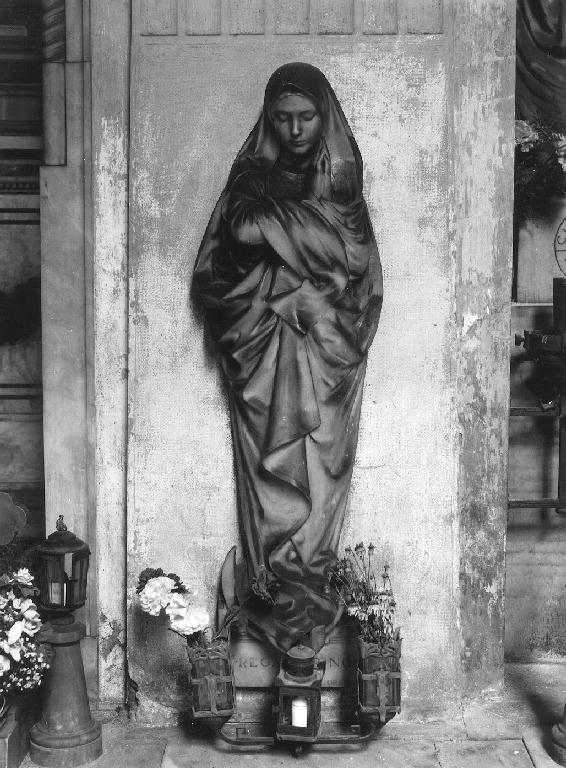 Madonna orante (monumento funebre, opera isolata) di Orengo Luigi (sec. XX)