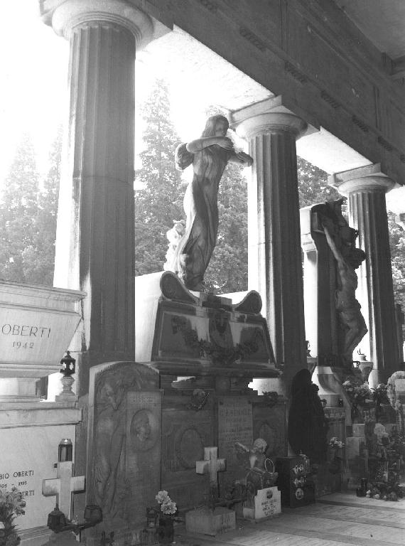 figura femminile alata (monumento funebre, opera isolata) di Minaglia Oreste Silvio (primo quarto sec. XX)