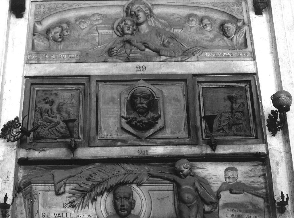 ritratto d'uomo (monumento funebre, opera isolata) di Besesti Antonio (sec. XX)