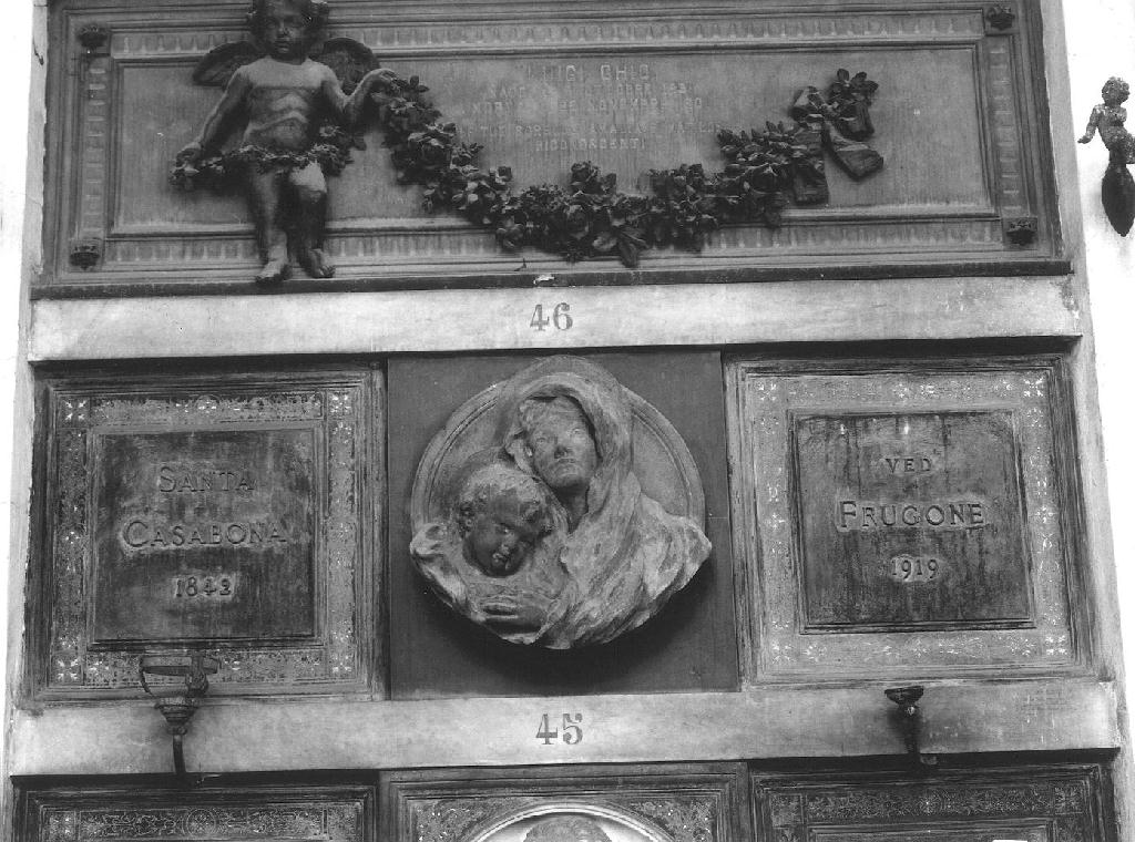 Madonna con Bambino (monumento funebre, opera isolata) di Olivari Gaetano (sec. XX)