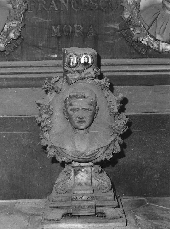 ritratto di bambino (monumento funebre, opera isolata) - ambito ligure (primo quarto sec. XX)