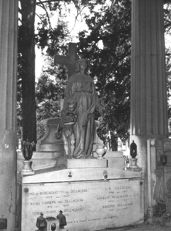 FIGURA FEMMINILE CON BAMBINO (monumento funebre, opera isolata) di Gichero Luigi (primo quarto sec. XX)