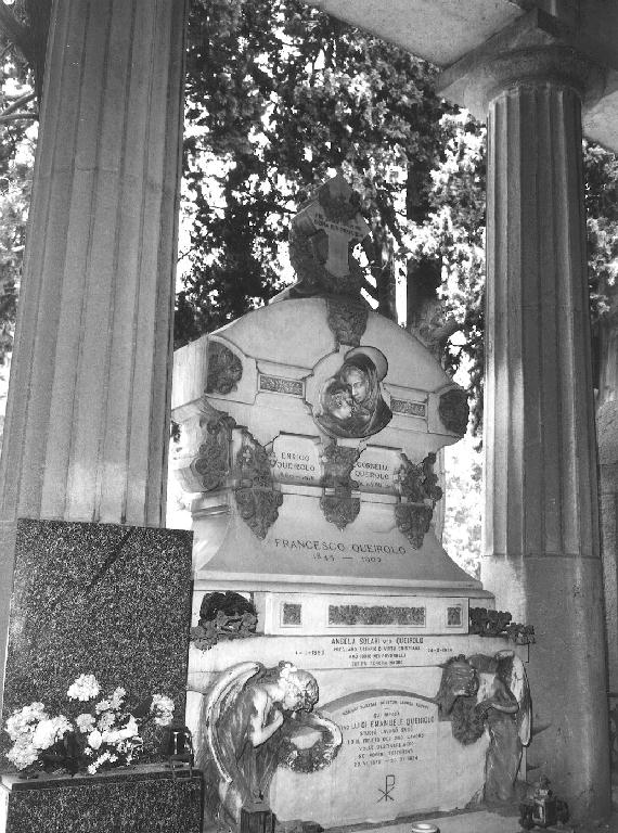 Madonna con Bambino (monumento funebre, opera isolata) di Olivari Gaetano (inizio sec. XX)