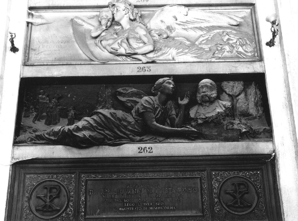 FIGURA FEMMINILE CHE SCRIVE/ BUSTO RITRATTO MASCHILE (monumento funebre, opera isolata) di Rota Antonio (sec. XX)