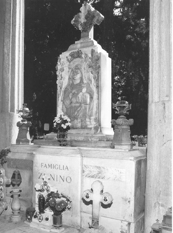 Madonna orante (monumento funebre, opera isolata) di Crocco A (sec. XX)