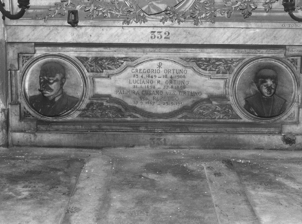 monumento funebre, opera isolata di Gichero Luigi (primo quarto sec. XX)
