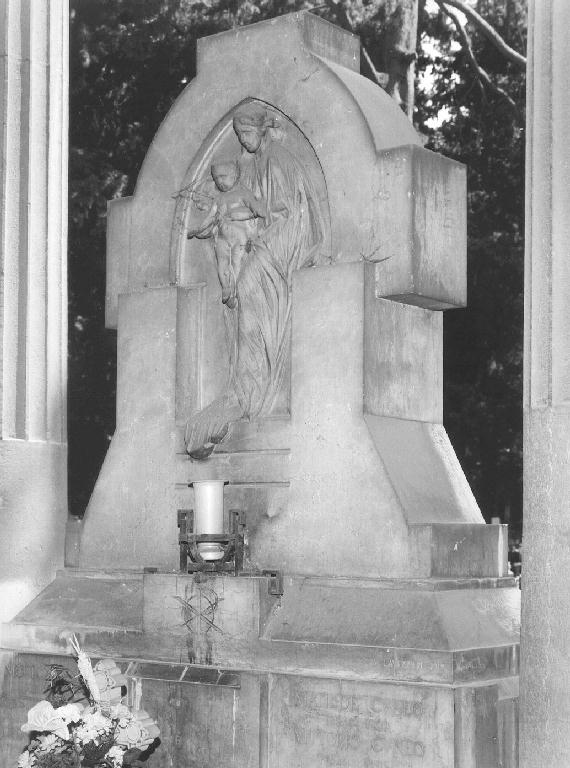 Madonna con Bambino (monumento funebre, opera isolata) di Lavezzari Vittorio (sec. XX)
