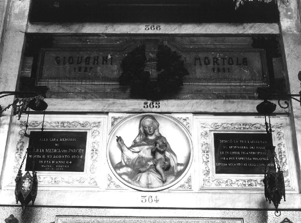 Madonna con Bambino (monumento funebre, opera isolata) di Canessa Achille (sec. XX)