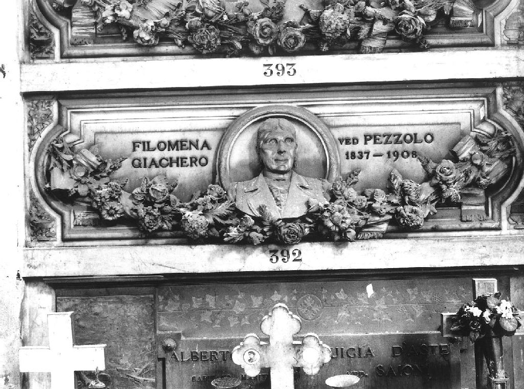 monumento funebre, opera isolata di Rigacci Ezio (sec. XX)