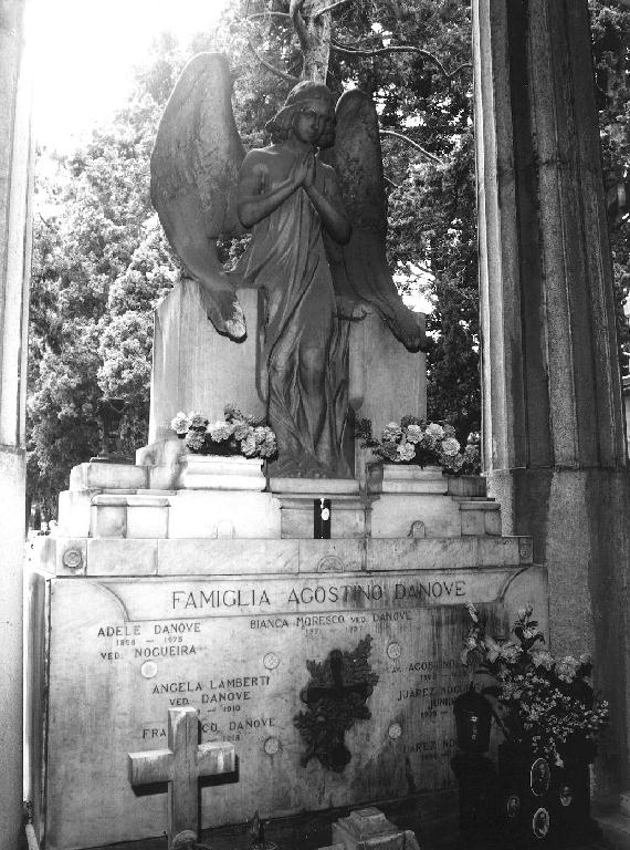 angelo orante (monumento funebre, opera isolata) di Rigacci Ezio (primo quarto sec. XX)