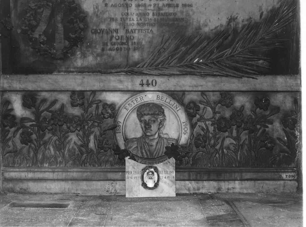 monumento funebre, opera isolata di Toso Onorato (sec. XX)