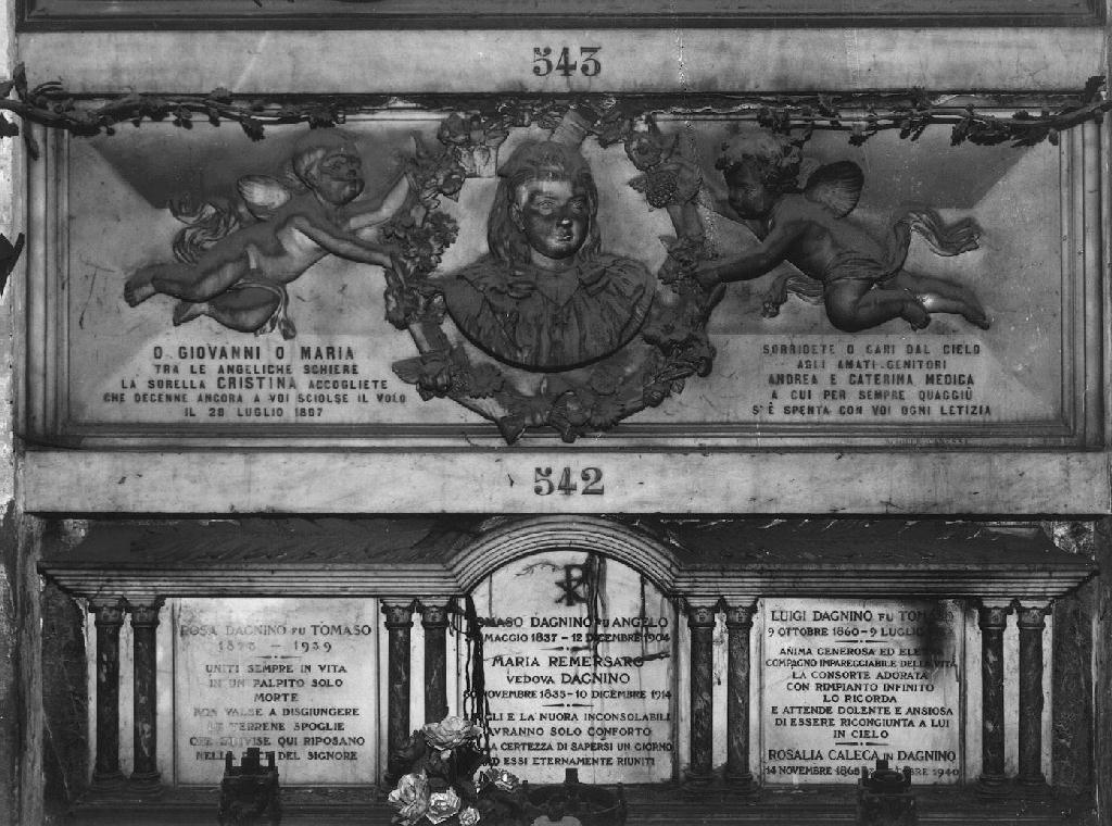 angeli reggiclipeo (monumento funebre, opera isolata) di Canessa Achille (sec. XIX)