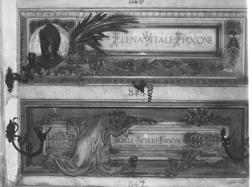 figura femminile dolente (monumento funebre, opera isolata) di Capurro Pietro (sec. XX)