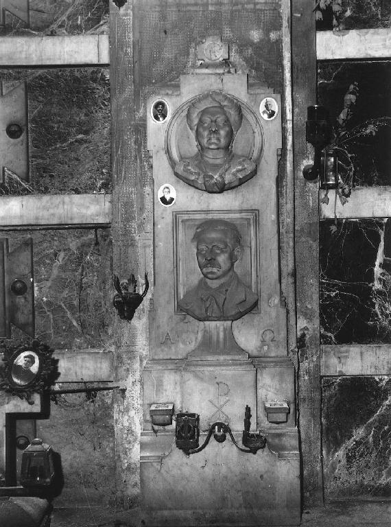 monumento funebre, opera isolata di Razeti Domenico (sec. XX)