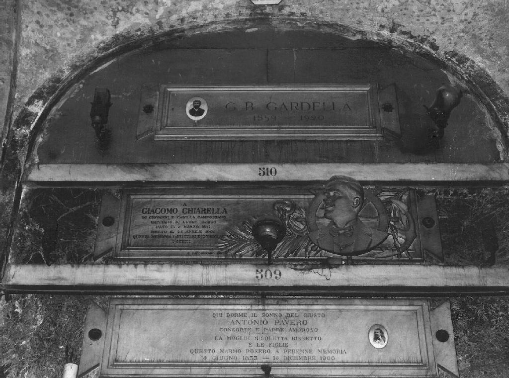 monumento funebre, opera isolata di Saccomanno Santo (sec. XX)