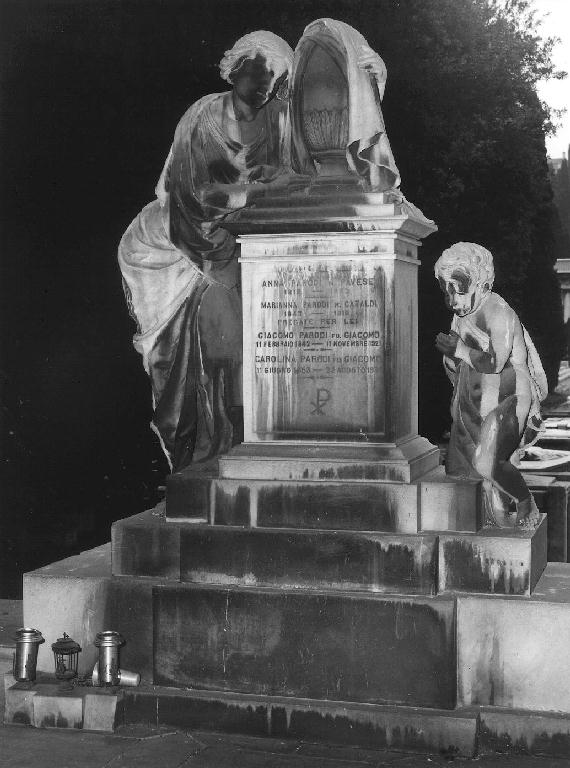FIGURA FEMMINILE CON URNA (monumento funebre, opera isolata) di Rubatto Carlo (sec. XIX)
