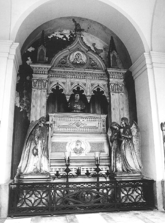 angeli in preghiera (sarcofago, opera isolata) di Benetti Giuseppe (sec. XIX)