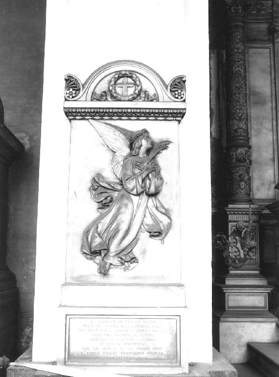 angelo con fascio di palme (monumento funebre - a edicola, opera isolata) di Cevasco Giovanni Battista (sec. XIX)
