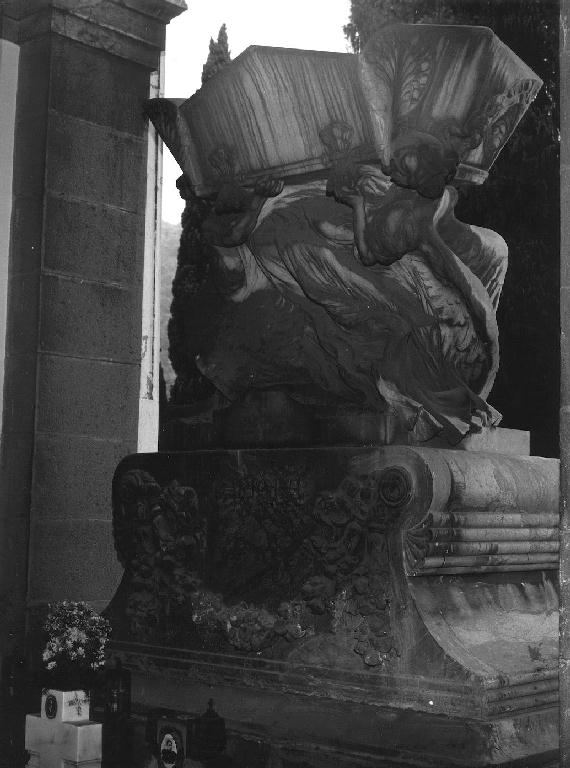 ANGELI REGGISARCOFAGO (monumento funebre, opera isolata) di Ximenes Ettore (sec. XX)