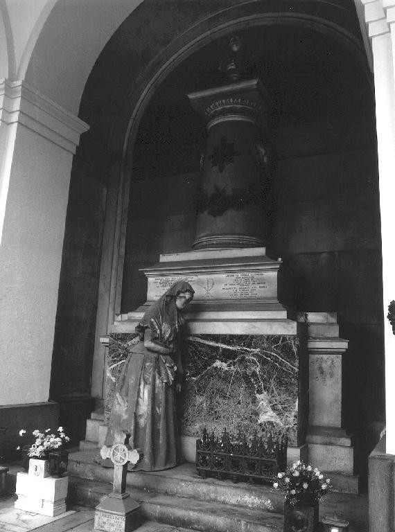 figura femminile dolente (monumento funebre, opera isolata) di Cevasco Giovanni Battista (sec. XIX)