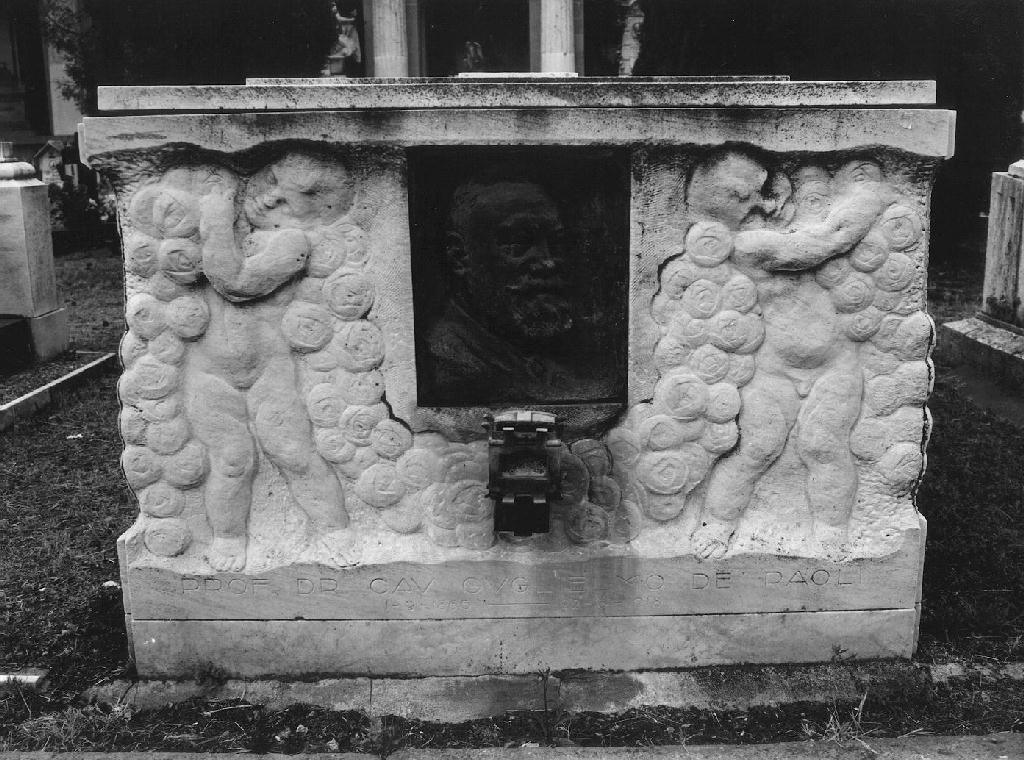 monumento funebre, opera isolata - ambito genovese (sec. XX)